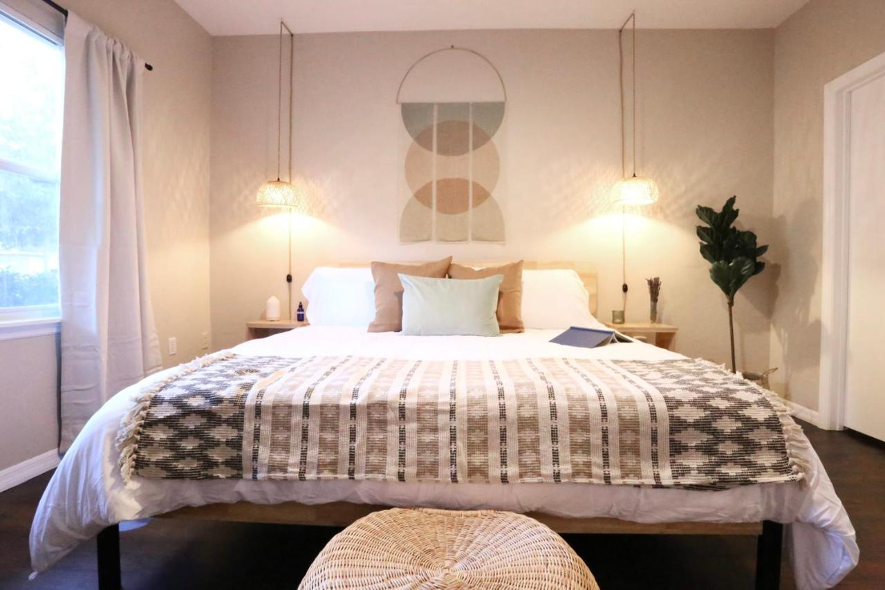 Nomad Retreat King Bed Boutique Condo W Garage Gainesville Exterior foto